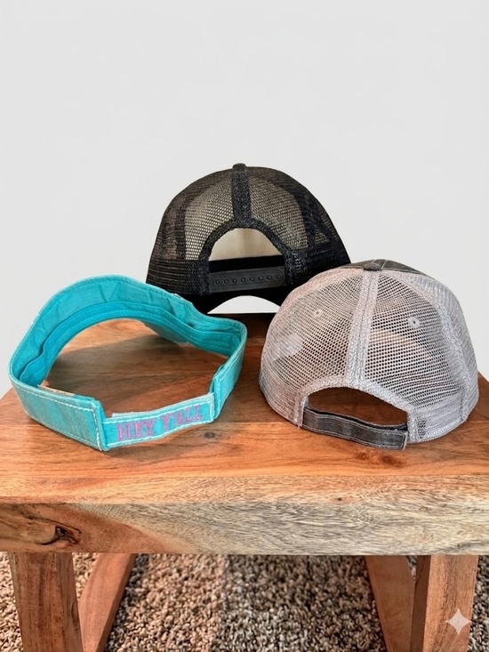 ?️ Women’s Graphic Hat Bundle (3 Pcs) - NWT & NWOT Trucker Hats & Visor